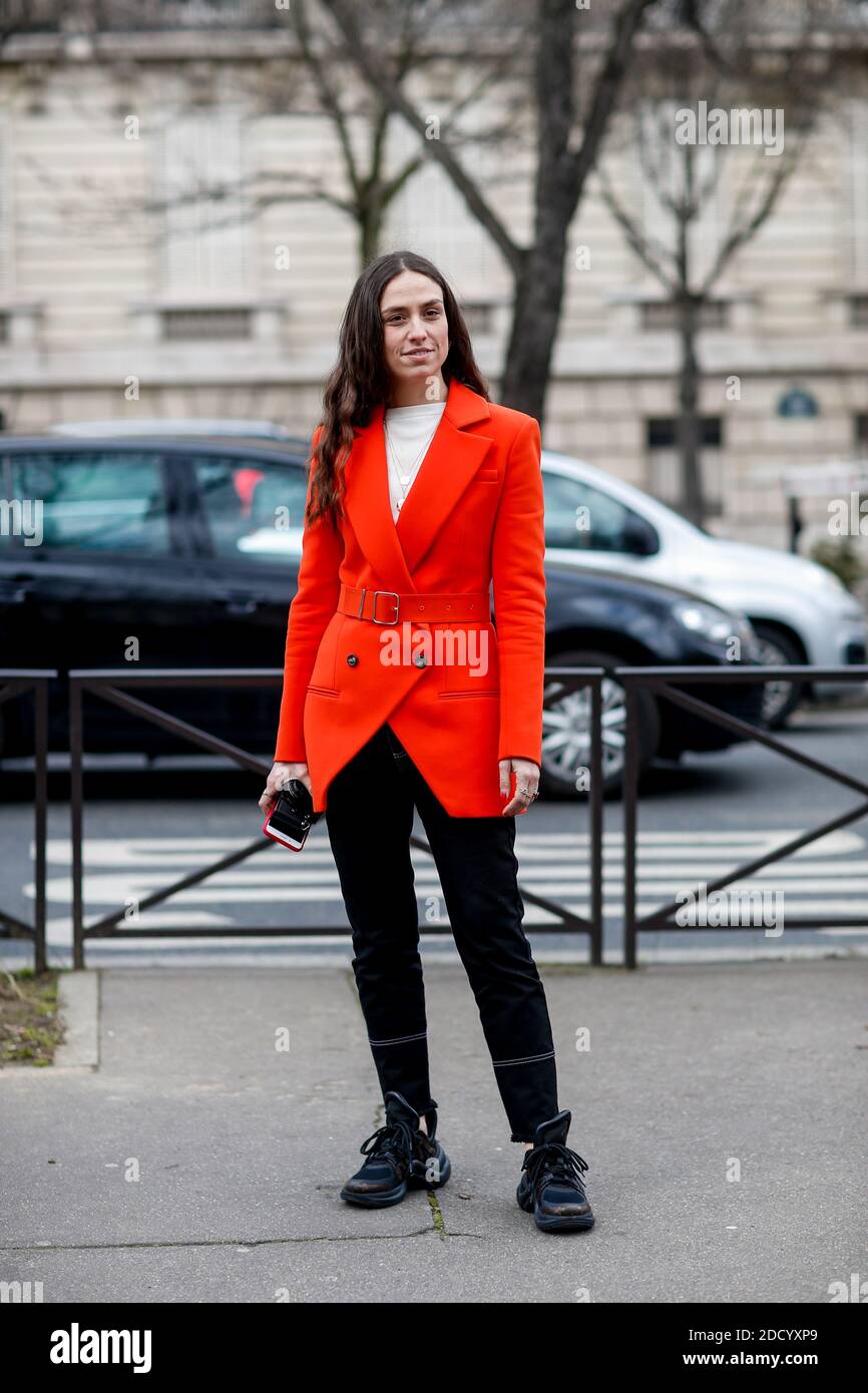 Straßenstil, Erika Boldrin Ankunft in Miu Miu Herbst-Winter 2018-2019 Show im Palais d Iena, in Paris, Frankreich, am 6. März 2018 statt. Foto von Marie-Paola Bertrand-Hillion/ABACAPRESS.COM Stockfoto