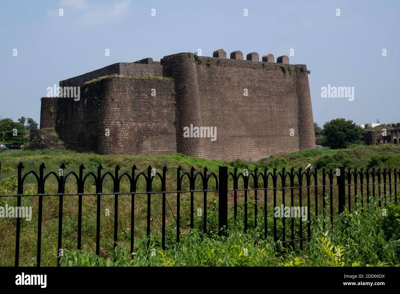 Ein Blick auf Kalaburagi Fort Turm isoliert in der Seite der Natur, Kalaburagi, Karnataka/Indien-Oktober, 30.2020 Stockfoto