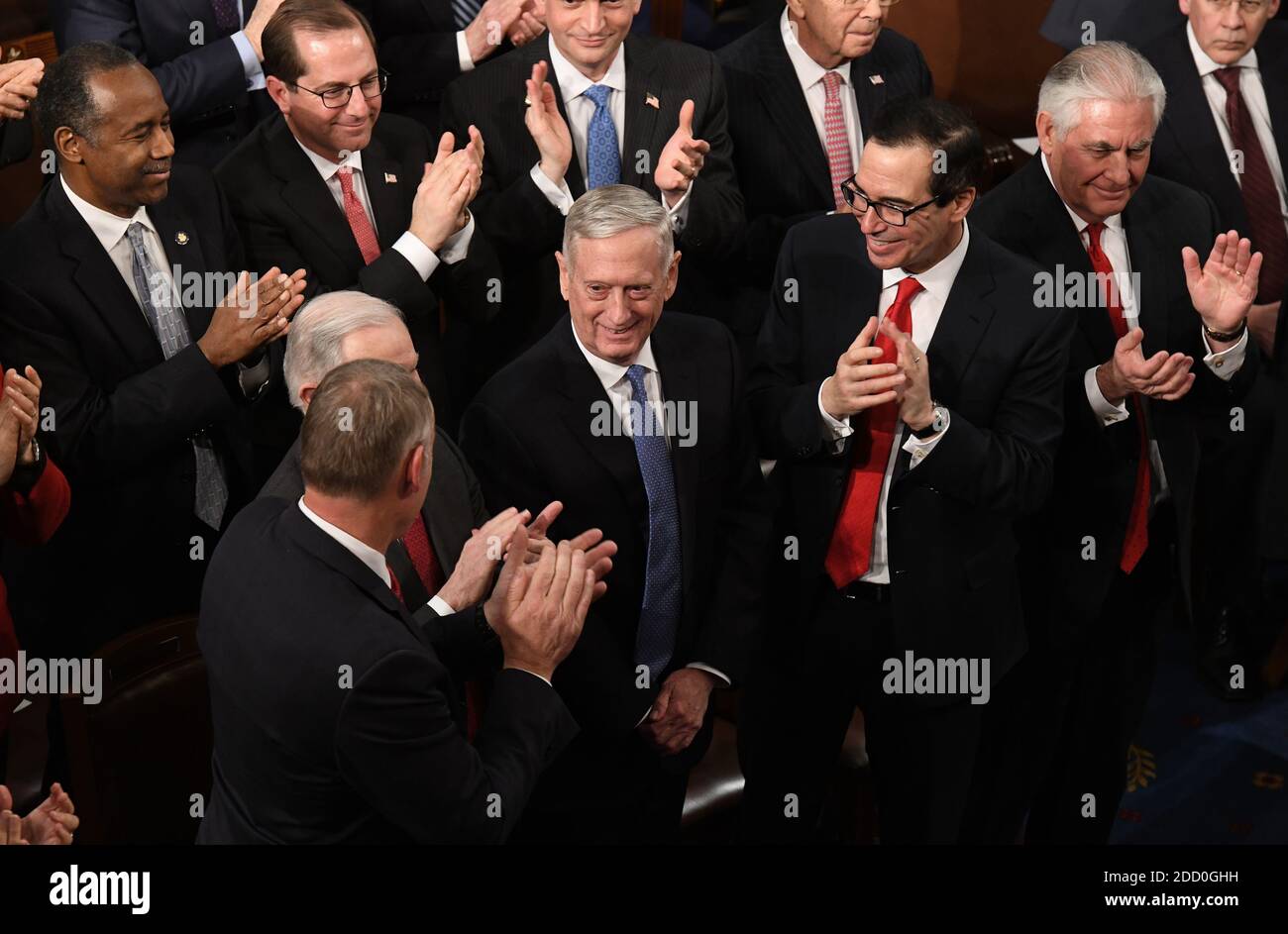 Verteidigungsminister James Mattis erhält eine standing Ovation während der Rede zur Lage der Union vor einer gemeinsamen Sitzung des Kongresses auf dem Capitol Hill am 30. Januar 2018 in Washington, DC, USA. Foto von Olivier Douliery/ABACAPRESS.COM Stockfoto