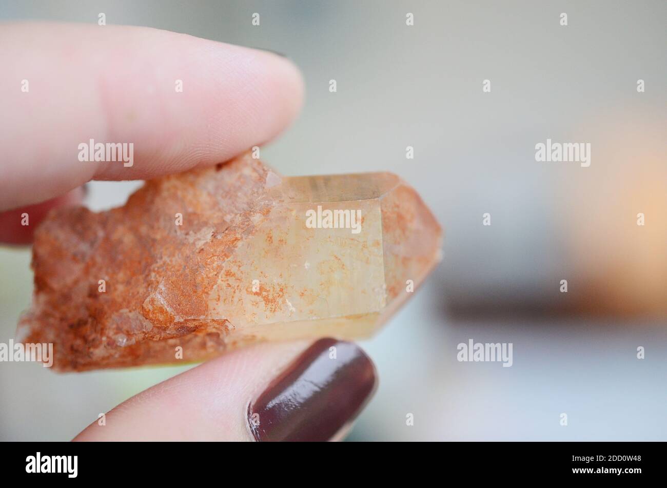 Red Quartz Crystal Crystals Stockfotos Und Bilder Kaufen Alamy