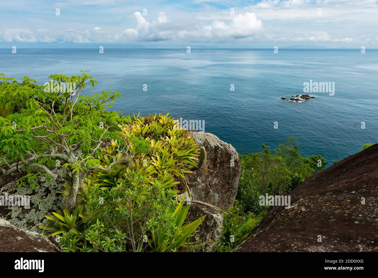 Blick von der Insel Búzios, an der Küste São Paulo Staat, Süd-Brasilien Stockfoto