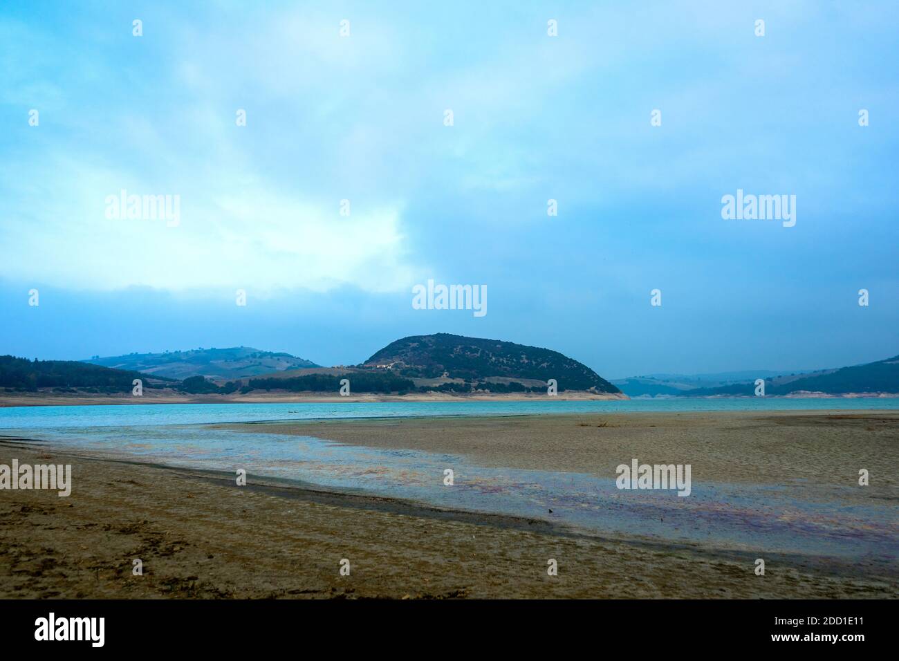 Guardialfiera Lake, Molise, Italien: Trockener See Stockfoto