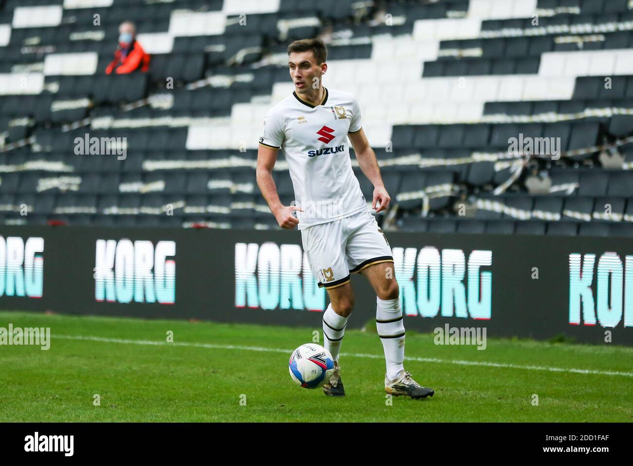 Warren O'Hora #15 von Milton Keynes Dons Stockfoto