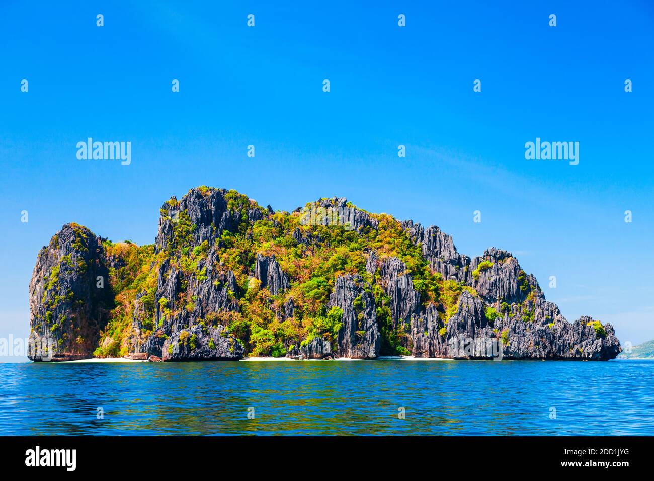 Landschaft der schönen Bergklippe im Meer, El Nido Provinz in Palawan Insel auf den Philippinen Stockfoto