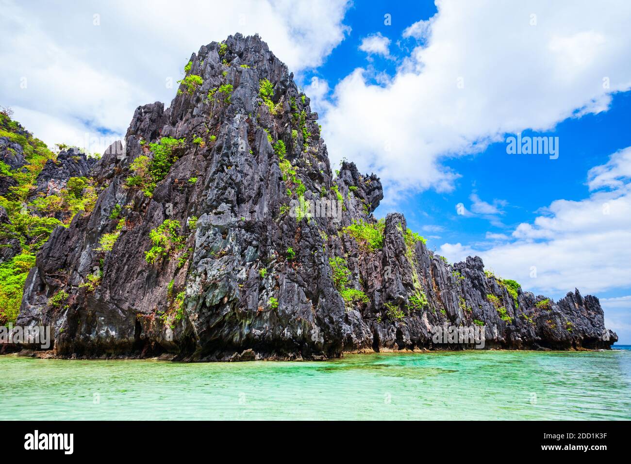 Landschaft der schönen Bergklippe im Meer, El Nido Provinz in Palawan Insel auf den Philippinen Stockfoto