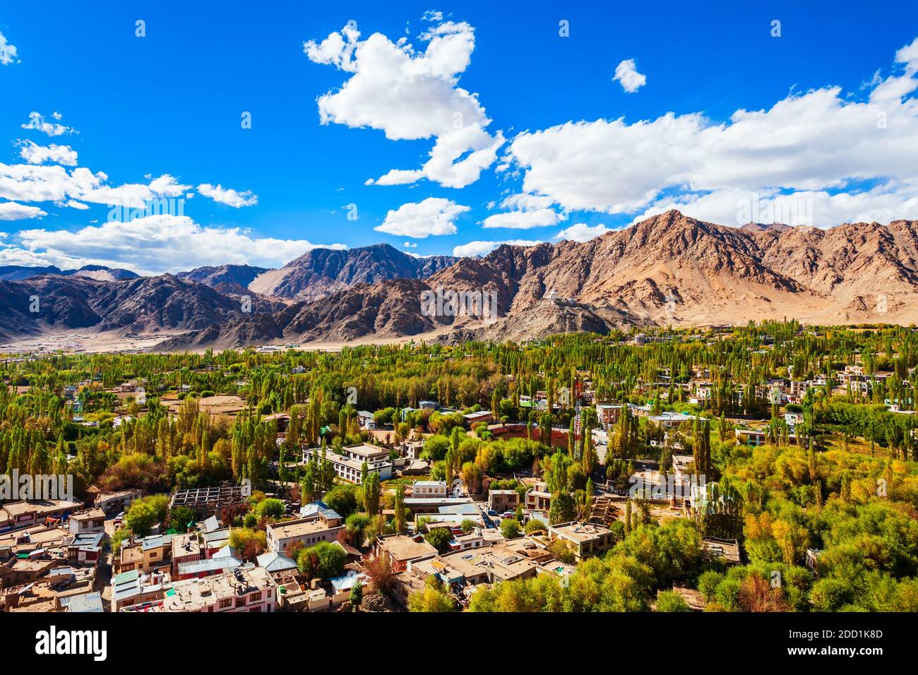 Leh Luftaufnahme. Leh ist die Hauptstadt und größte Stadt Ladakh Union Gebiet in Indien. Stockfoto