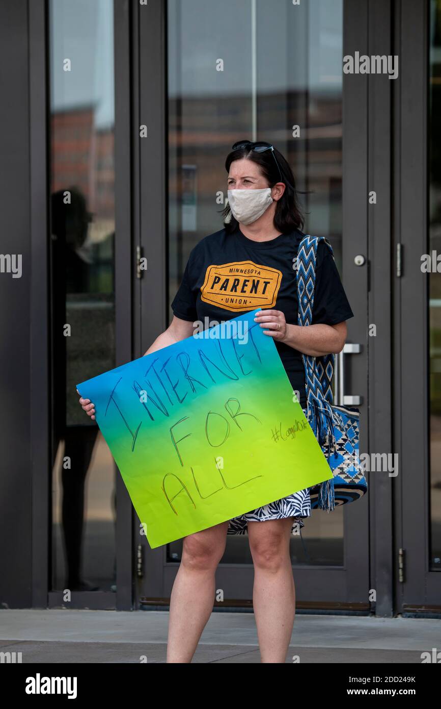 St. Paul, Minnesota. Bildungsaktivisten inszenieren einen Nationalen Aktionstag, der fordert, dass jeder Student Zugang zu Breitband-Internet und freien Praktikanten hat Stockfoto