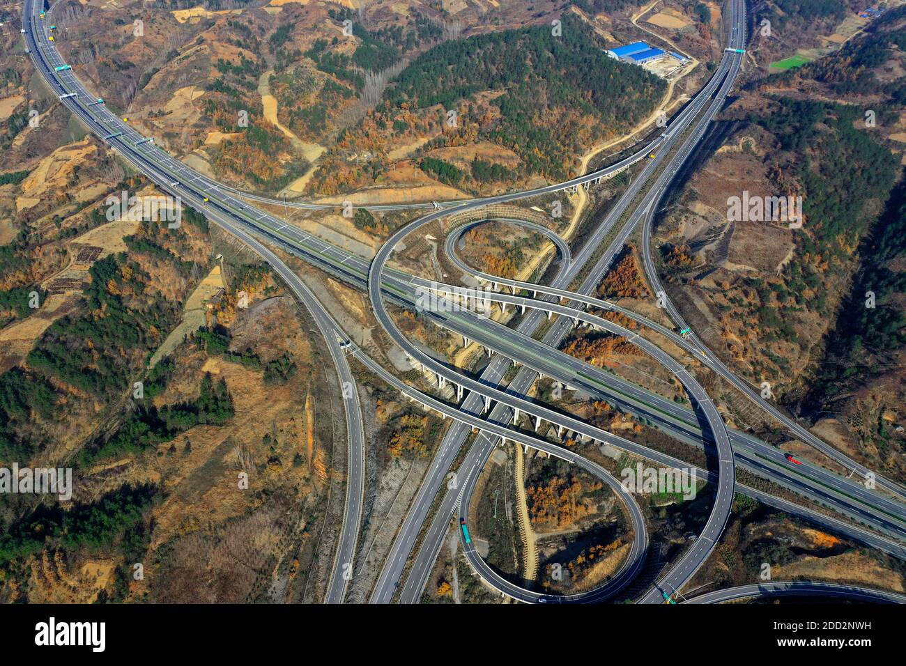 Die westliche Bergregion Autobahn wechselt Stockfoto