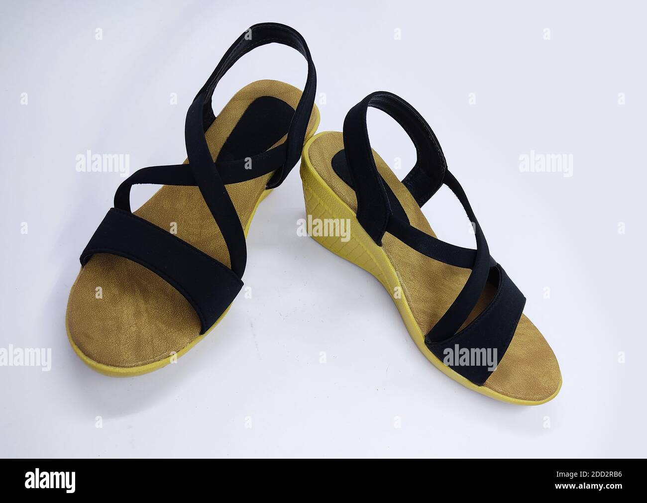 Damen Sandalen Schuhe, Damen Sandale, Damen Leder Hausschuhe, neue Paar stilvolle braune High Heels mit Korksohlen, schöne Schuhe für Damen Stockfoto