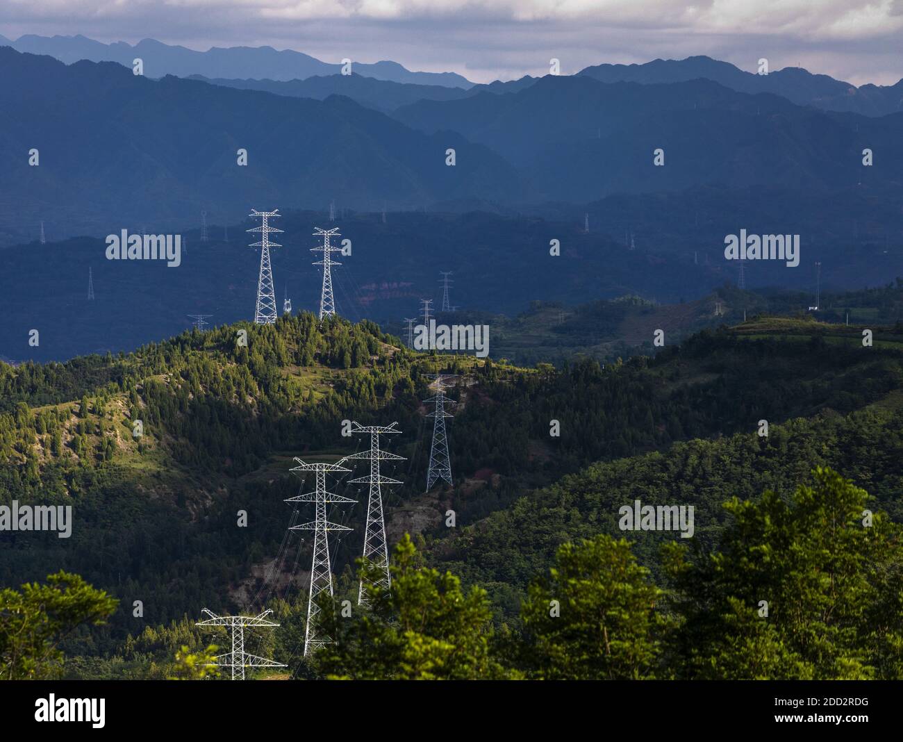 Funiu Bezirk der westlichen henan ländlichen Stromnetze Stockfoto