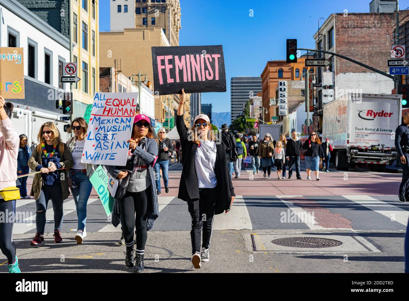 Los Angeles, 21. JANUAR 2017 -Frauen marschieren in der Innenstadt Stockfoto