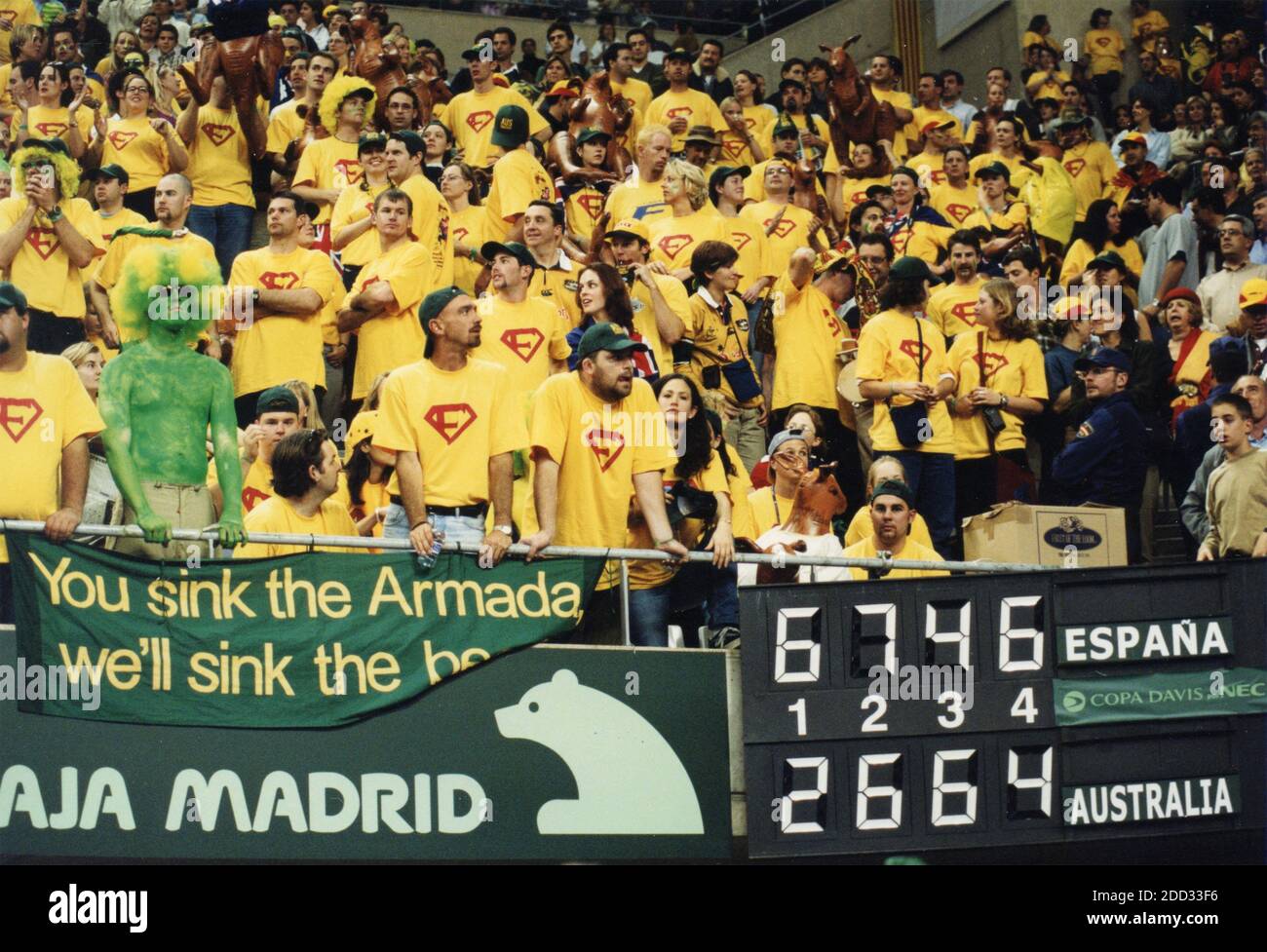 Australische Unterstützer beobachten die Niederlage beim Davis Cup Finale, Barcelona, Spanien 2000 Stockfoto