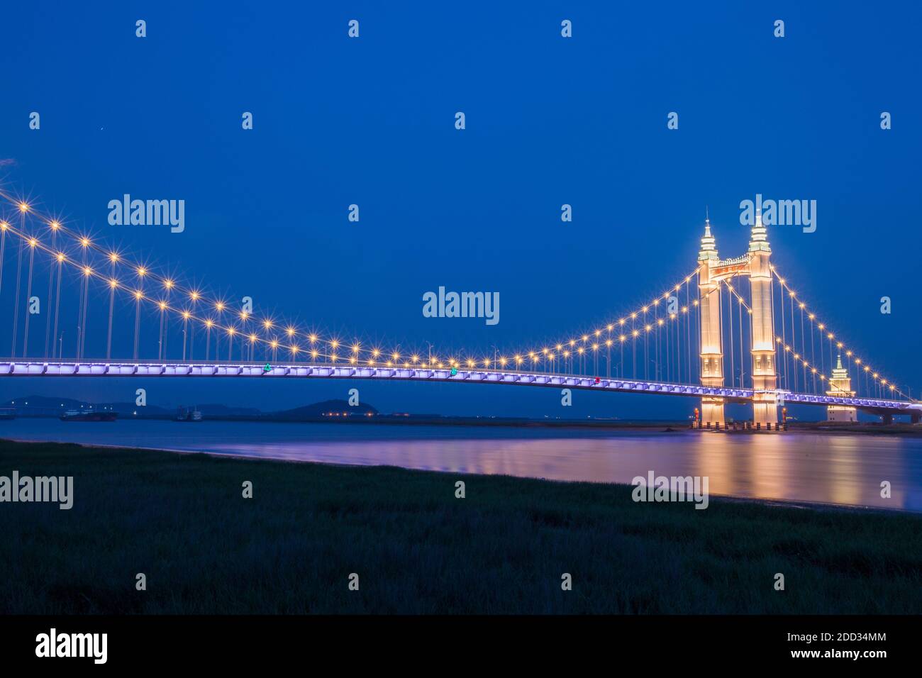 Zhoushan Insel Brücke bei Nacht Stockfoto