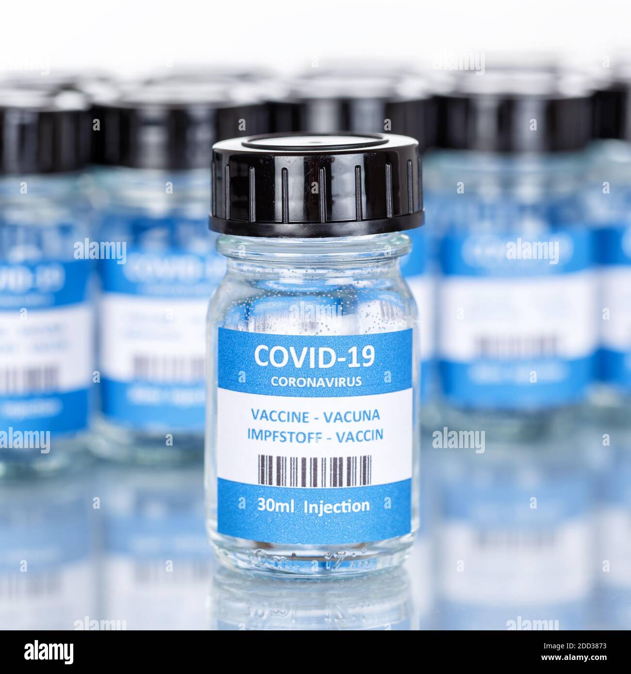 Coronavirus-Impfstoffflasche Corona Virus COVID-19 Covid-Impfstoffe quadratische Flaschen Stockfoto