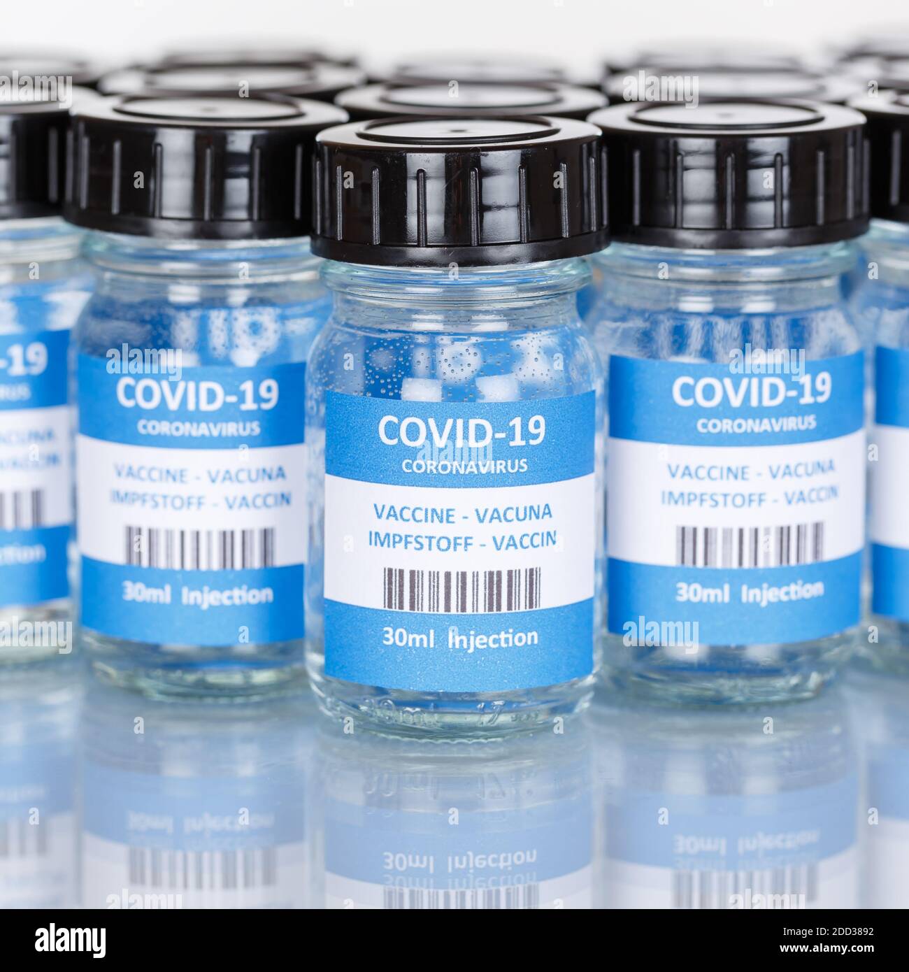 Coronavirus-Impfstoffflasche Corona Virus COVID-19 Covid-Impfstoffe quadratische Flaschen Stockfoto
