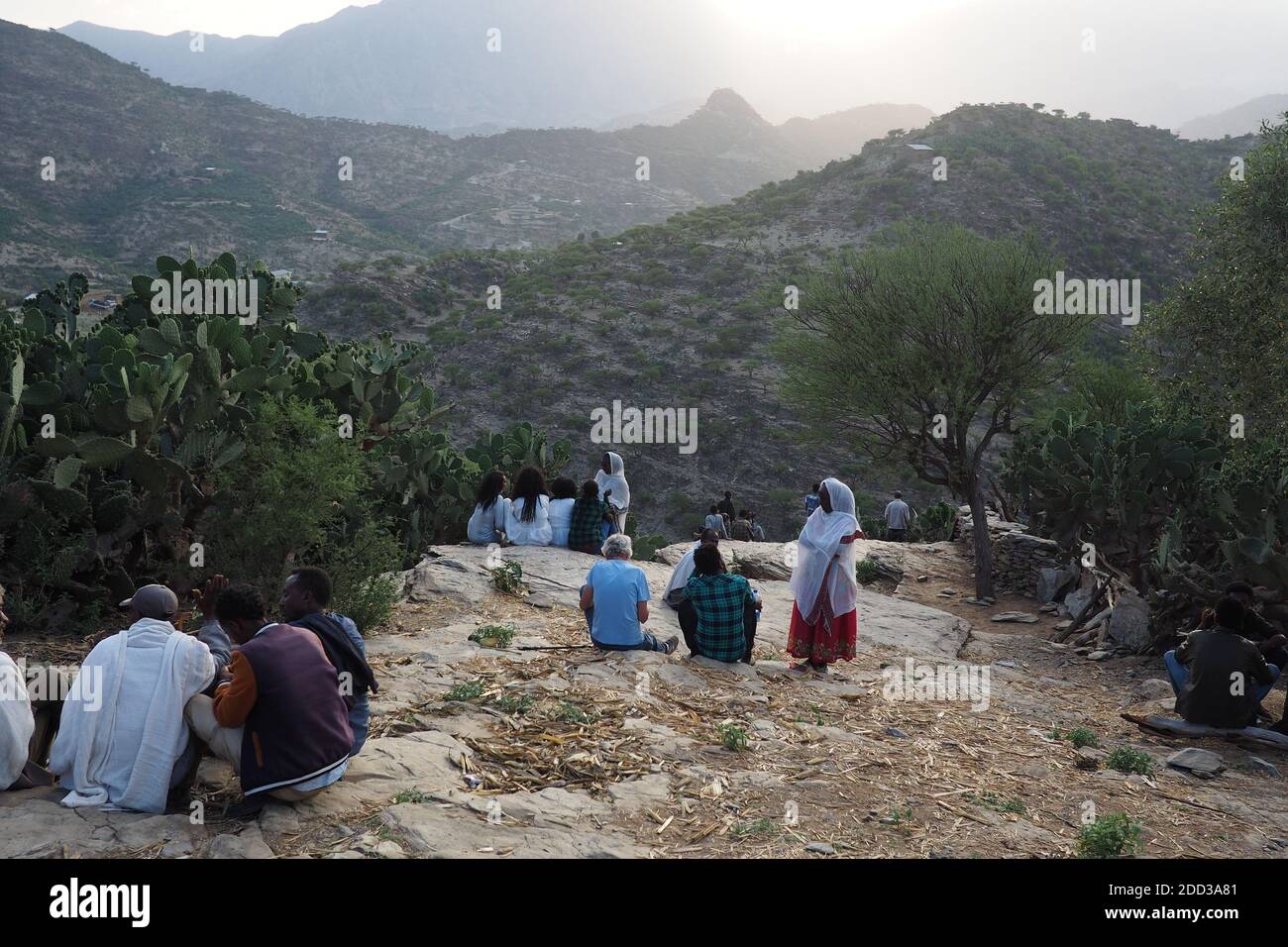 Tigray, Äthiopien - 14. August 2018. : Menschen am Berghang in der Region Tigray in Äthiopien Stockfoto