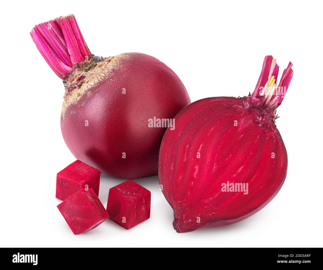 Rote Bete mit halb isoliert auf weißem Hintergrund mit Beschneidungspfad Und volle Schärfentiefe Stockfoto
