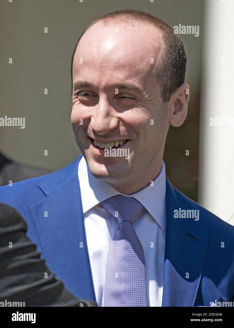 Stephen Miller, hochrangiger politischer Berater des Weißen Hauses, vor der Ankunft des US-Präsidenten Donald J. Trump, der am Dienstag, den 1. Mai 2018, die Trophäe des Oberbefehlshabers der US-Militärakademie im Rosengarten des Weißen Hauses in Washington, DC, USA, übergibt. Die Trophäe des Oberbefehlshabers wird dem Gewinner des jährlichen Army-Navy-Fußballspiels überreicht, das am 9. Dezember 2017 auf dem Lincoln Financial Field in Philadelphia, Pennsylvania, gespielt wurde. Die Army Black Knights schlugen die Navy Midshipmen 14 - 13. Foto von Ron Sachs / CNP/ABACAPRESS.COM Stockfoto