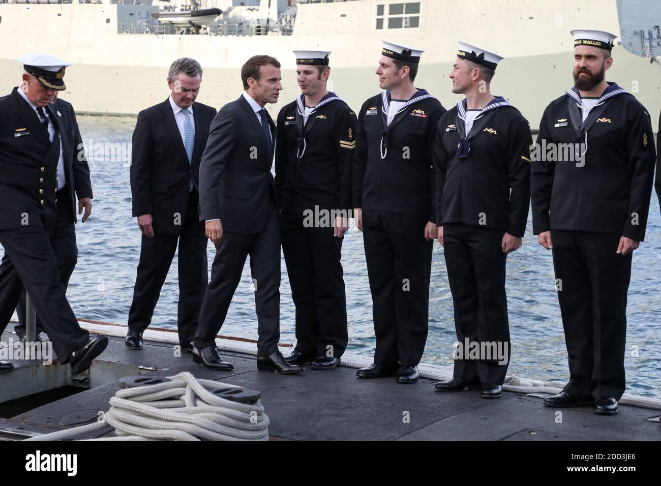 Der französische Präsident Emmanuel Macron besucht am 2. Mai 2018 das HMAS Waller, ein von der Royal Australian Navy betriebenes U-Boot der Collins-Klasse, auf Garden Island in Sydney. Foto von Ludovic Marin/Pool/ABACAPRESS.COM Stockfoto