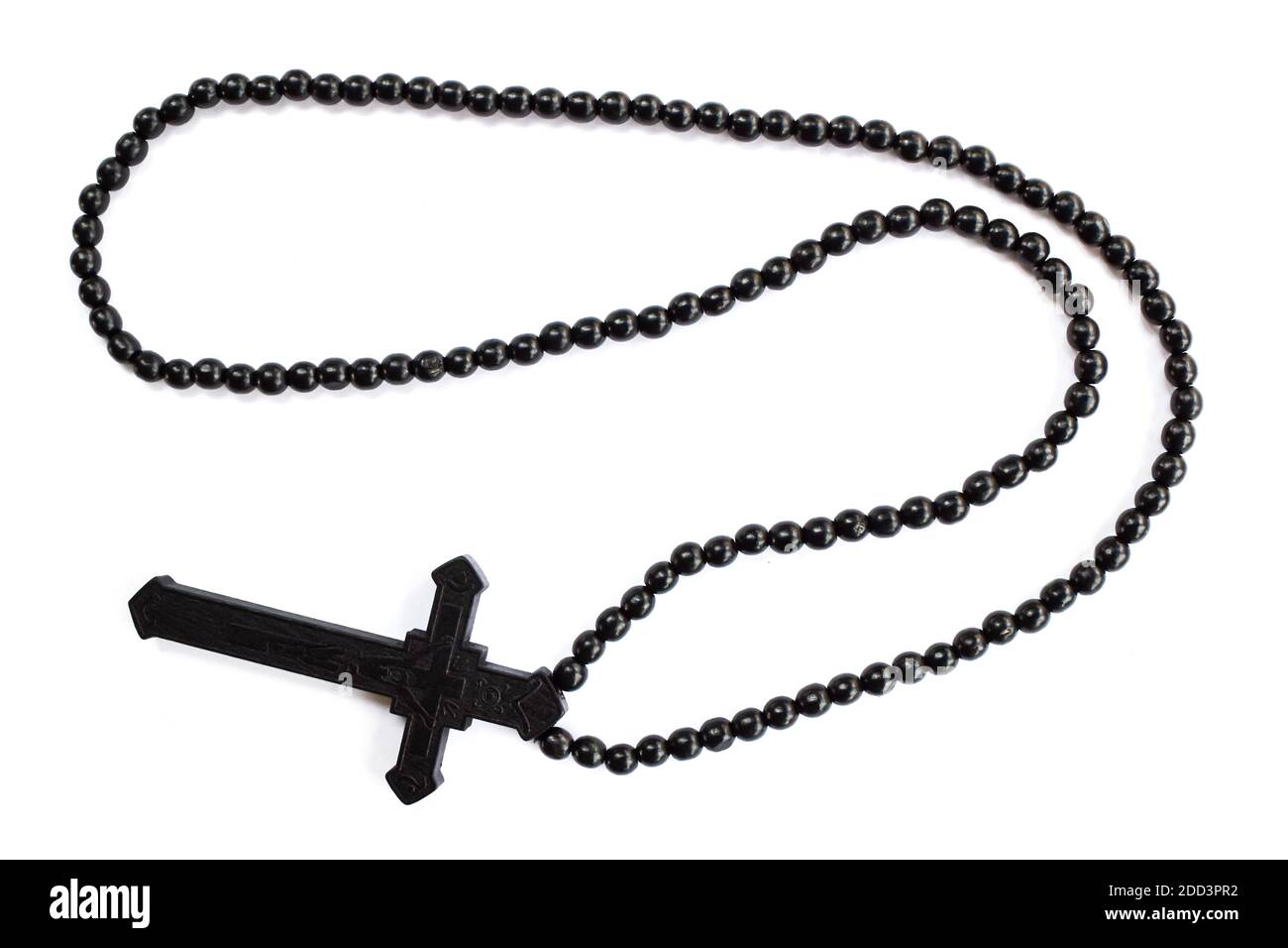 Halskette christian Kreuz isoliert auf weißem Hintergrund. Stockfoto