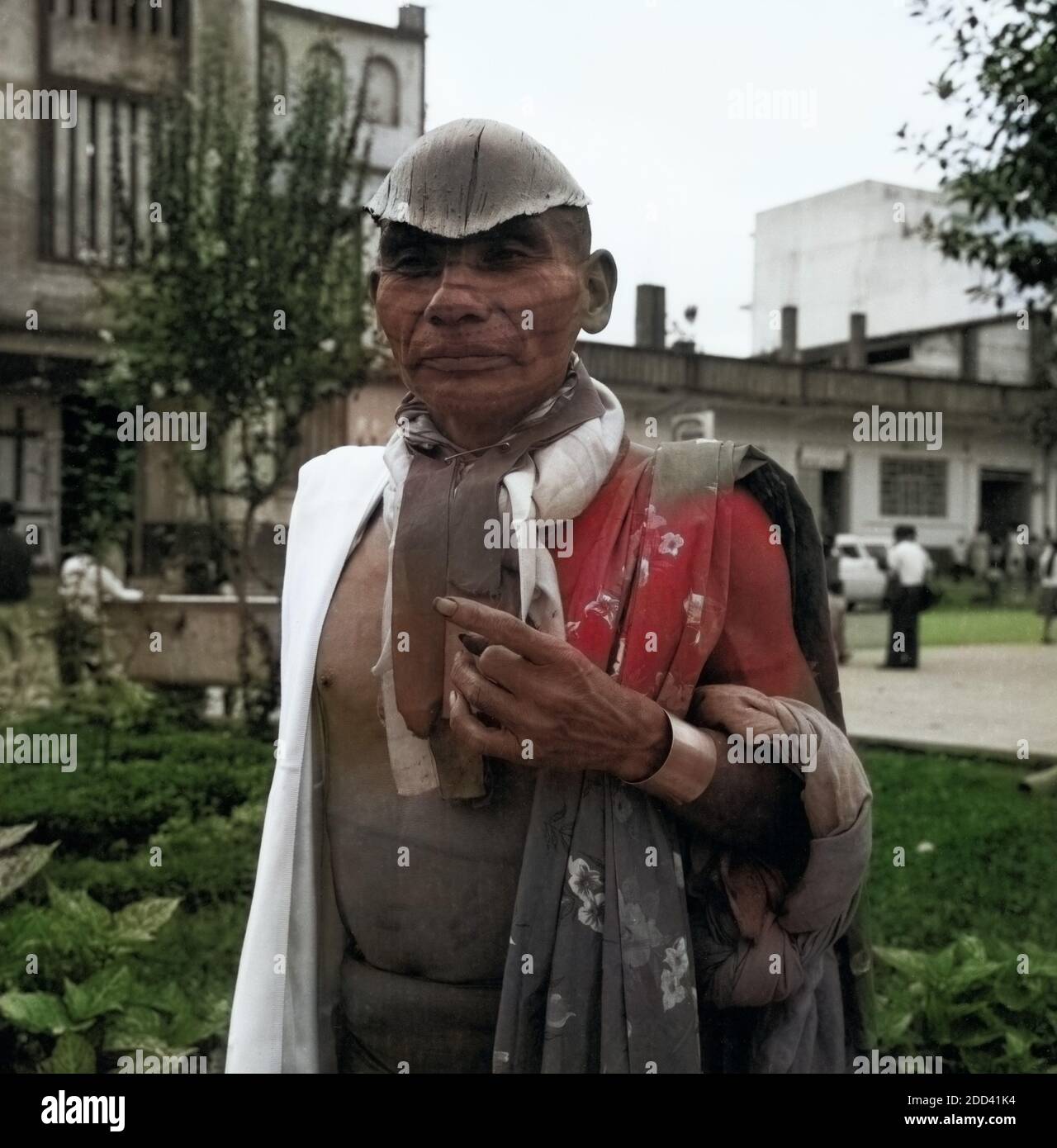 Eingeborener in der Stadt Ambato, hier ein junger Mann, Ecuador 1960er Jahre. Heimisch in der Stadt Ambato, hier ein junger Mann, Ecuador 1960. Stockfoto