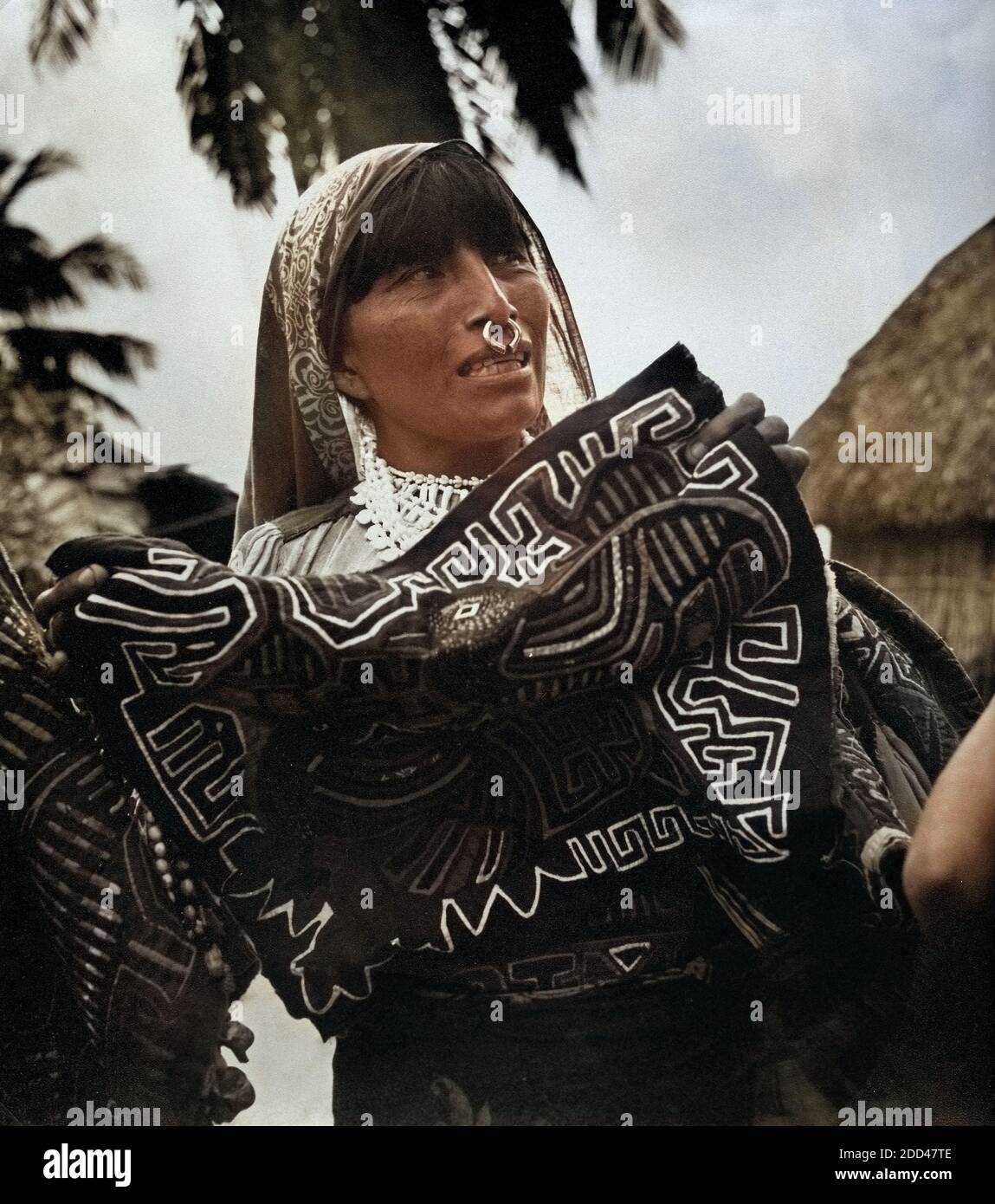 Frau Auf Porvenir Im San Blas Archipel, Panama 1970er Jahre. Frau von Porvenir auf San Blas Archipel, Panama der 1970er Jahre. Stockfoto