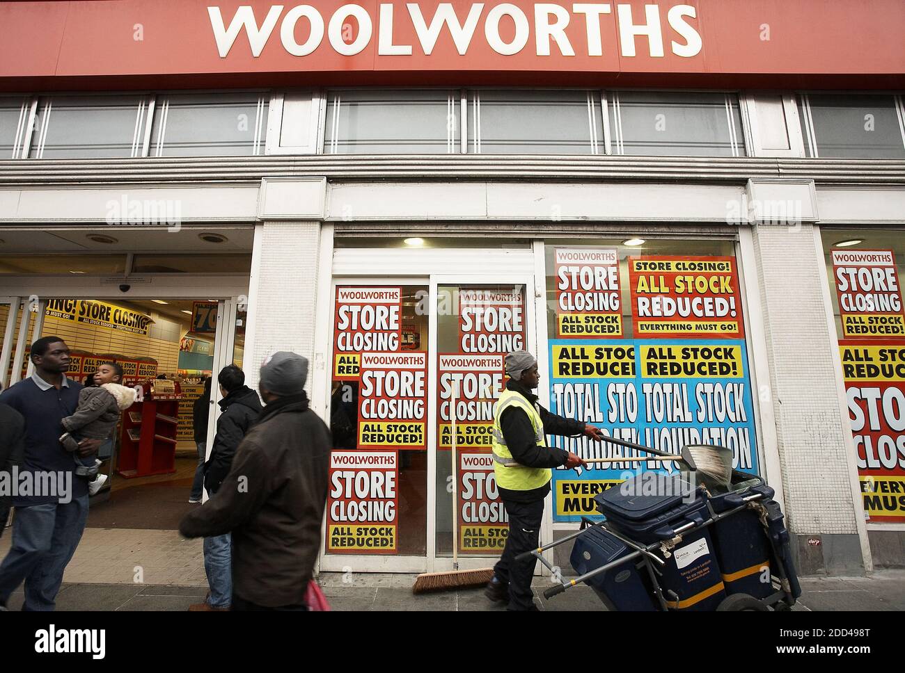 GROSSBRITANNIEN / England / London /nach Jahren der gestörten Verkäufe, Woolworths' Geschäfte schließlich in der Verwaltung zusammengebrochen. Stockfoto
