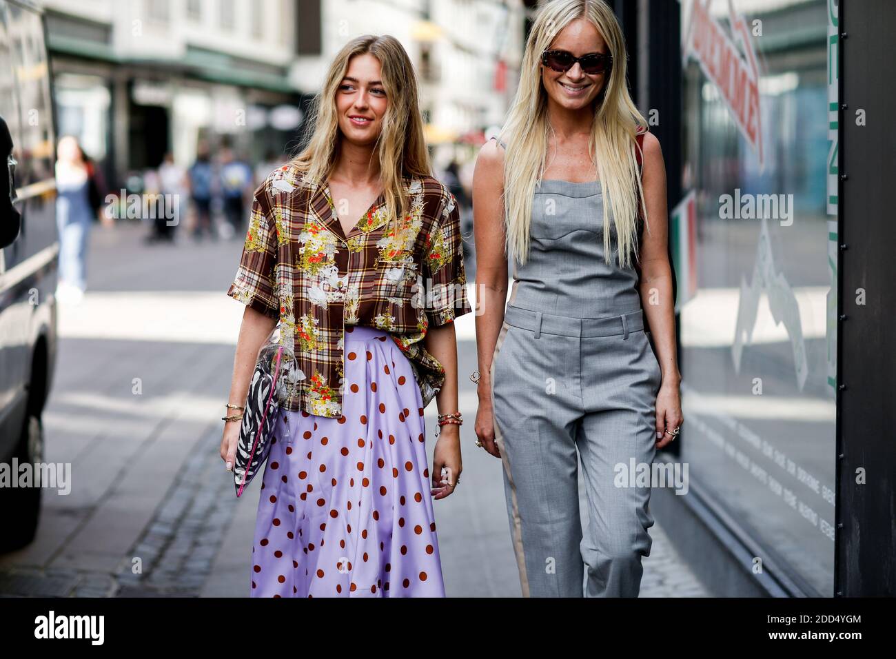 Street Style, Emili Sindlev und Thora Valdimars Ankunft in Blanche Frühjahr Sommer 2019 Ready-to-wear-Show in Ostergade, in Kopenhagen, Dänemark, am 7. August 2018 statt. Foto von Marie-Paola Bertrand-Hillion/ABACAPRESS.COM Stockfoto