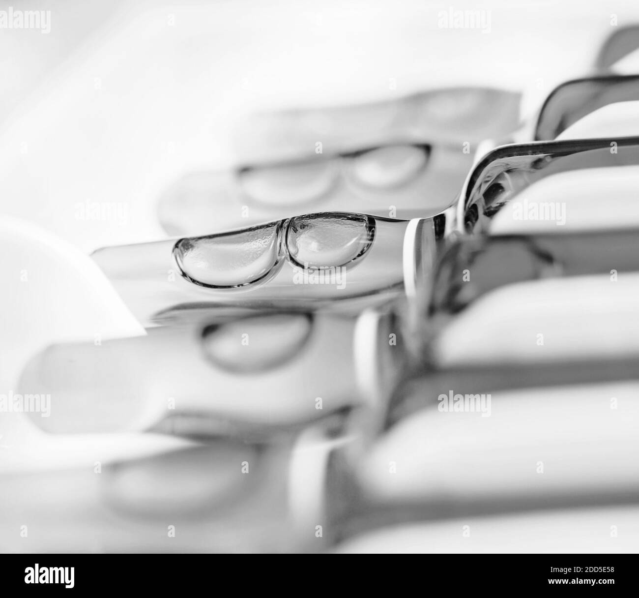 Glas Licht Sepia Ampullen mit Medizin groß für die Pflege Gesundheit Stockfoto