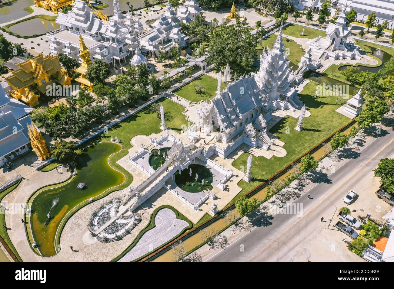 Wat Rong Khun, der Weiße Tempel in Chiang Rai, Provinz Chiang Mai, Thailand Stockfoto