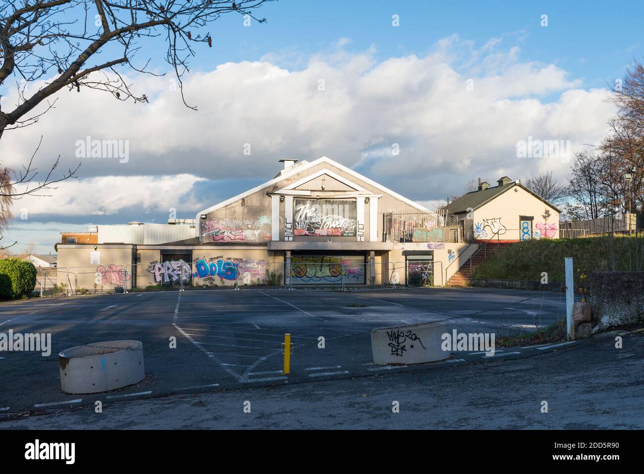 Der jetzt geschlossene Tower Ballroom Live-Entertainment-Veranstaltungsort neben Edgbaston Stausee in Edgbaston, Birmingham, Großbritannien Stockfoto