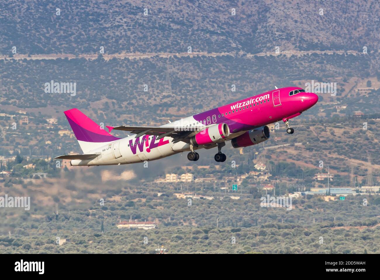 Athen, Griechenland - 23. September 2020: Wizzair Airbus A320 Flugzeug Athen Flughafen in Griechenland. Airbus ist ein europäischer Flugzeughersteller mit Sitz in Toulou Stockfoto