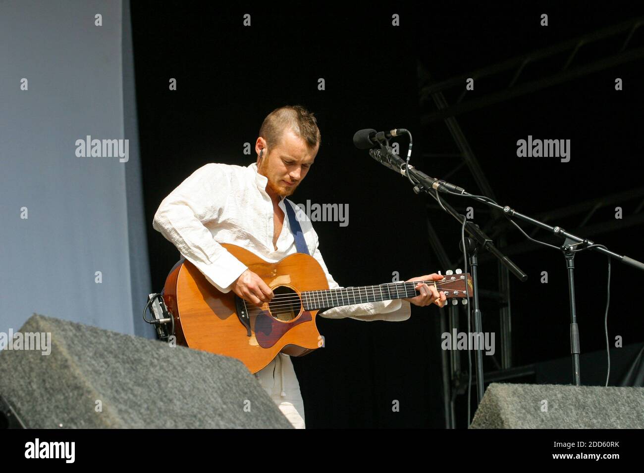 Damien Rice bei der Jungfrau V Festival V 2003, Hylands Park, Chelmsford, Essex, Vereinigtes Königreich. Stockfoto