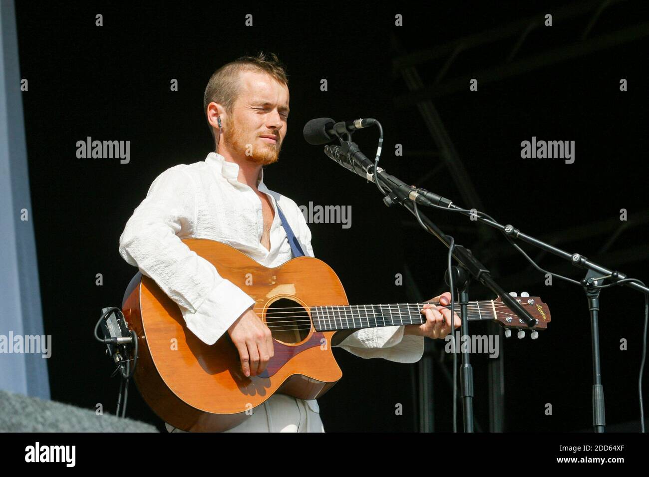Damien Rice bei der Jungfrau V Festival V 2003, Hylands Park, Chelmsford, Essex, Vereinigtes Königreich. Stockfoto