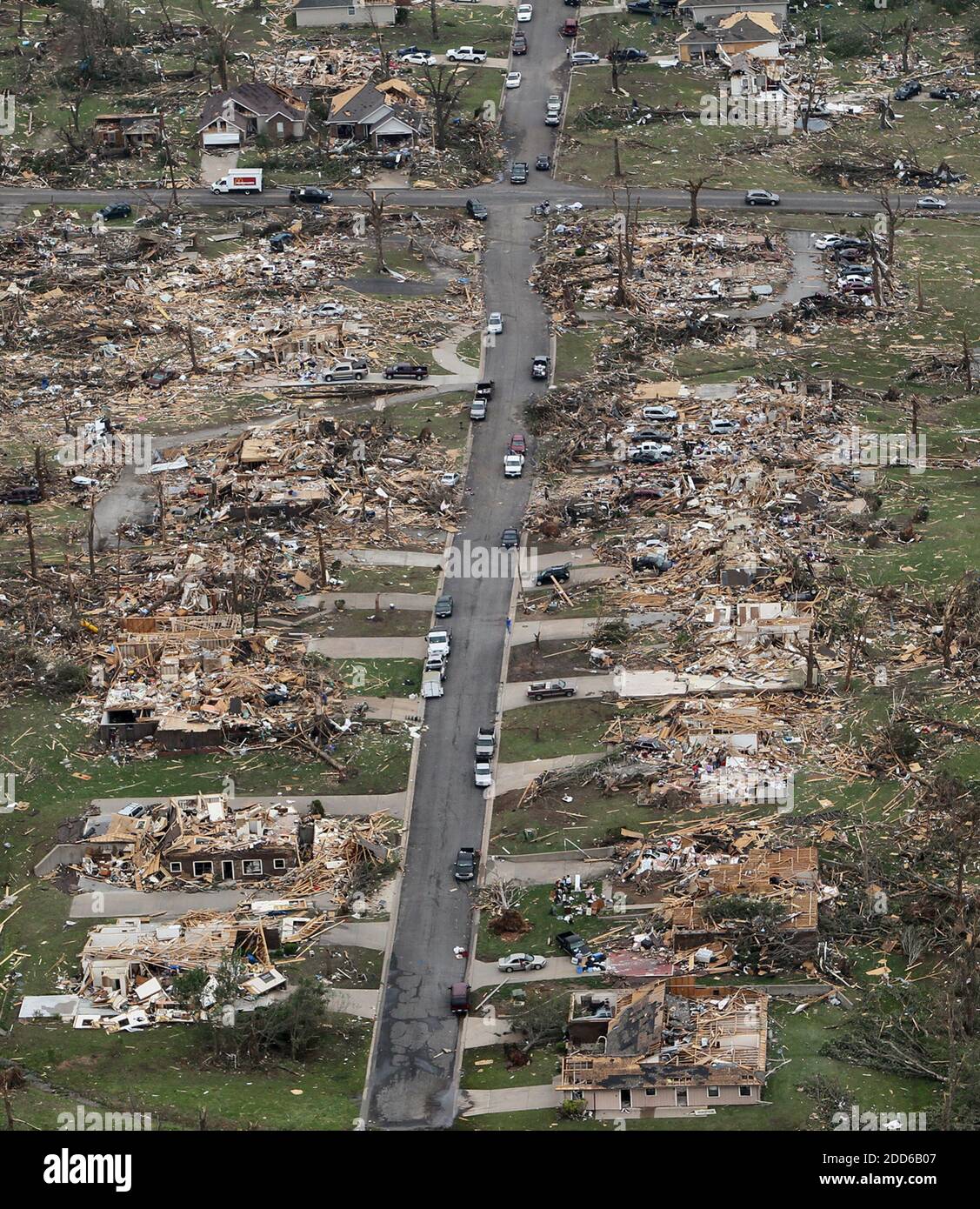 KEIN FILM, KEIN VIDEO, KEIN Fernsehen, KEIN DOKUMENTARFILM - eine Luftaufnahme des umfangreichen Tornado-Schadens an der Stadt Joplin, Missouri, ist am Dienstag Morgen des 24. Mai 2011 zu sehen. Foto von J.B. Forbes/St. Louis Post-Dispatch/MCT/ABACAPRESS.COM Stockfoto