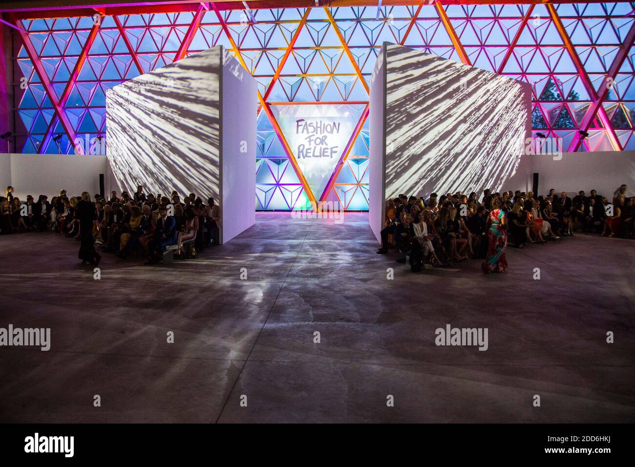 Die Startbahn bei Fashion for Relief Cannes 2018 im Aeroport Cannes Mandelieu während der 71. Jährlichen Filmfestspiele von Cannes am 13. Mai 2018 in Cannes, Frankreich. Foto von Nasser Berzane/ABACAPRESS.COM Stockfoto