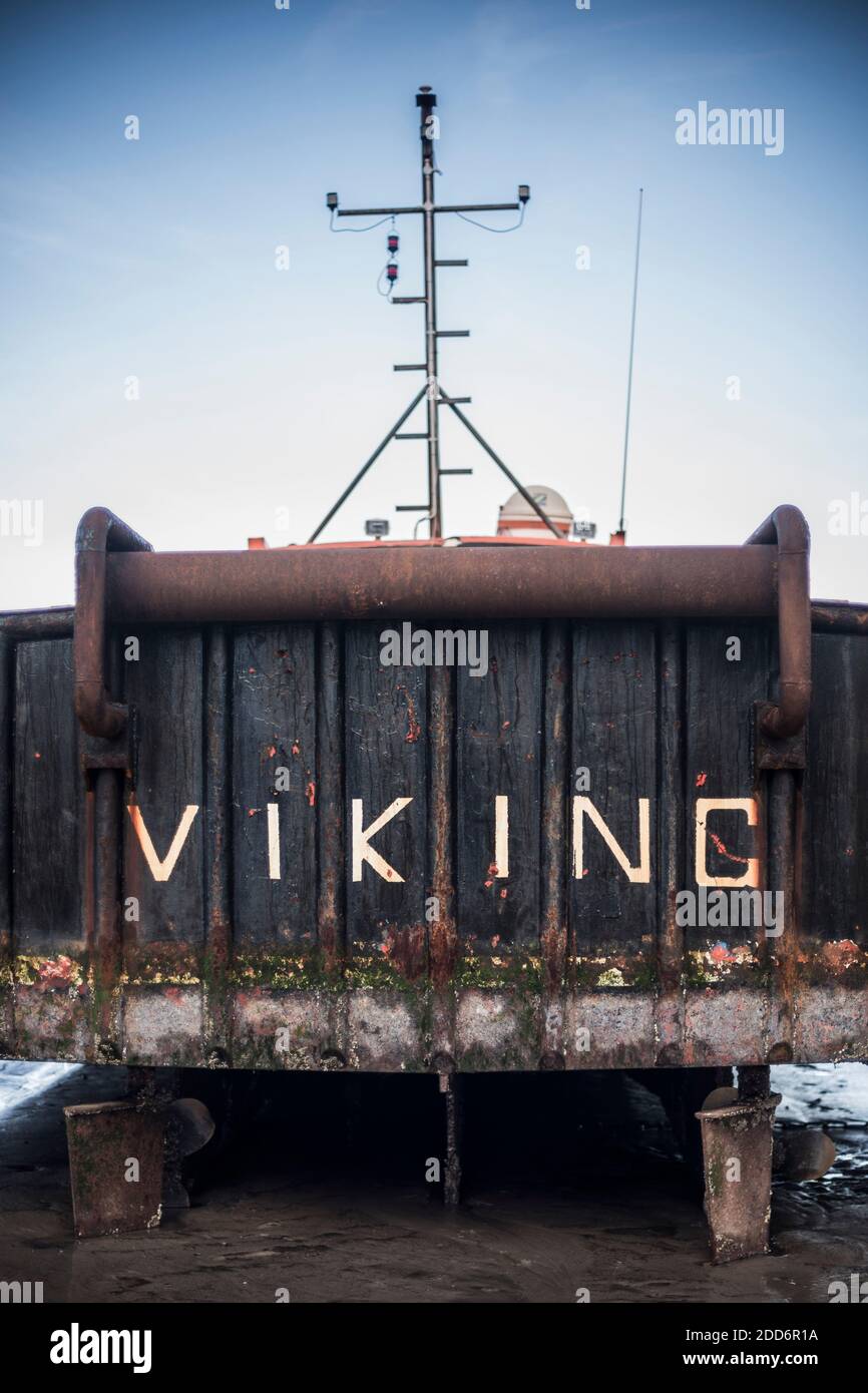 'Viking', ein altes, rostiges Fischerboot, Barmouth Harbour, Gwynedd, North Wales, Wales, Vereinigtes Königreich, Europa Stockfoto