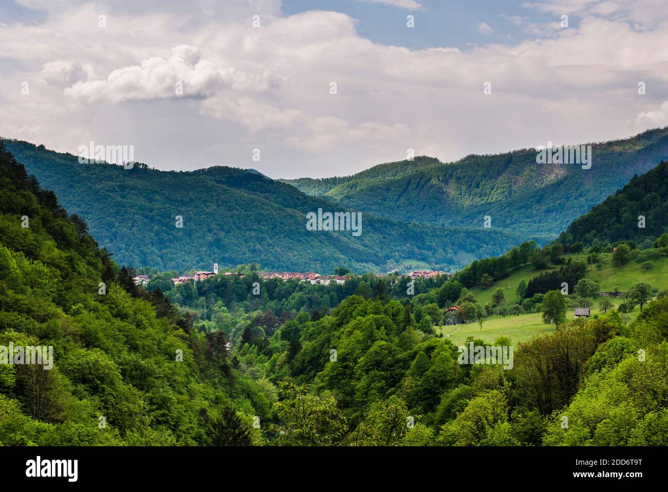 Tolmin, von der Tolminschluchten aus gesehen, Triglav Nationalpark (Triglavski Narodni Park), Slowenien, Europa Stockfoto
