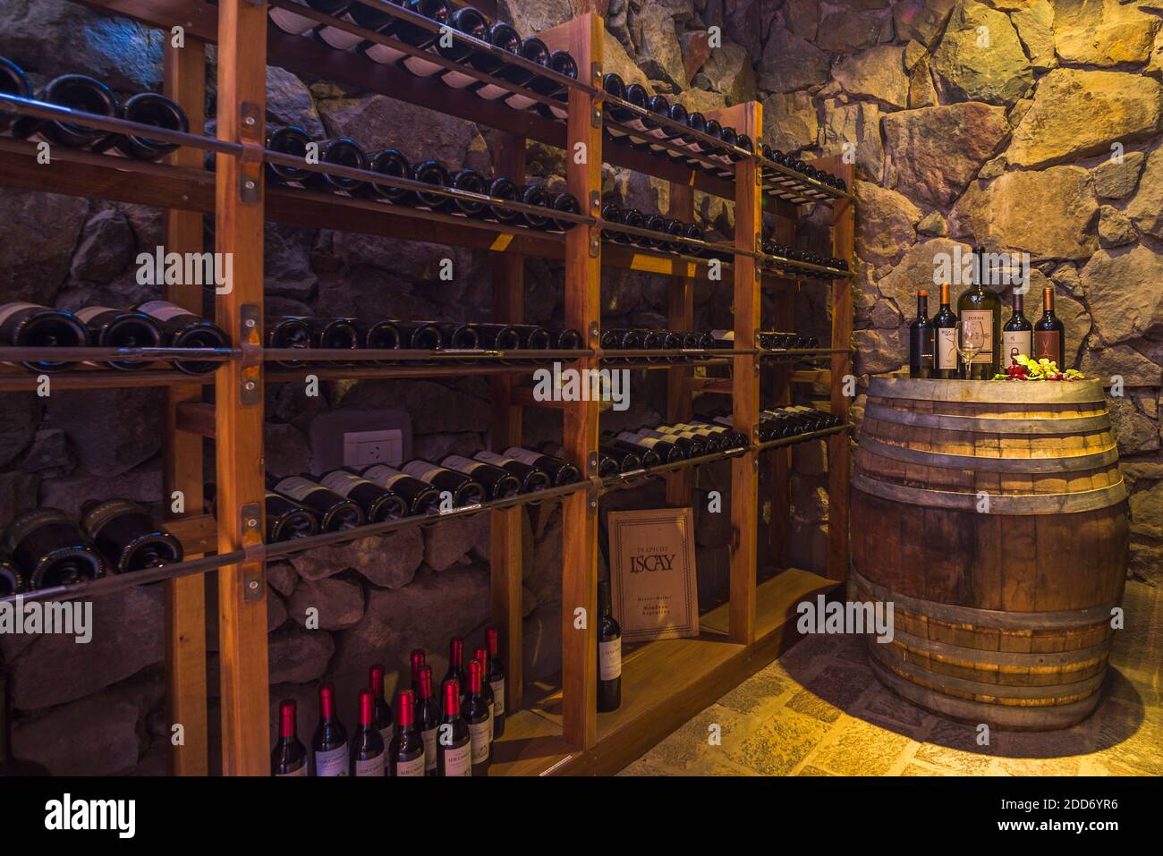 Weinkeller im Lares de Chacras Boutique Hotel, Chacras de Coria in Mendoza, Provinz Mendoza, Argentinien, Südamerika Stockfoto