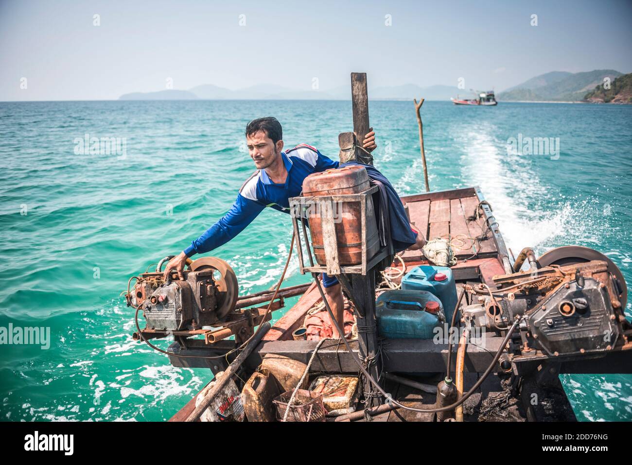 Ein Boot zwischen den Stränden der Dawei Halbinsel, Tanintharyi Region, Myanmar (Burma) Stockfoto