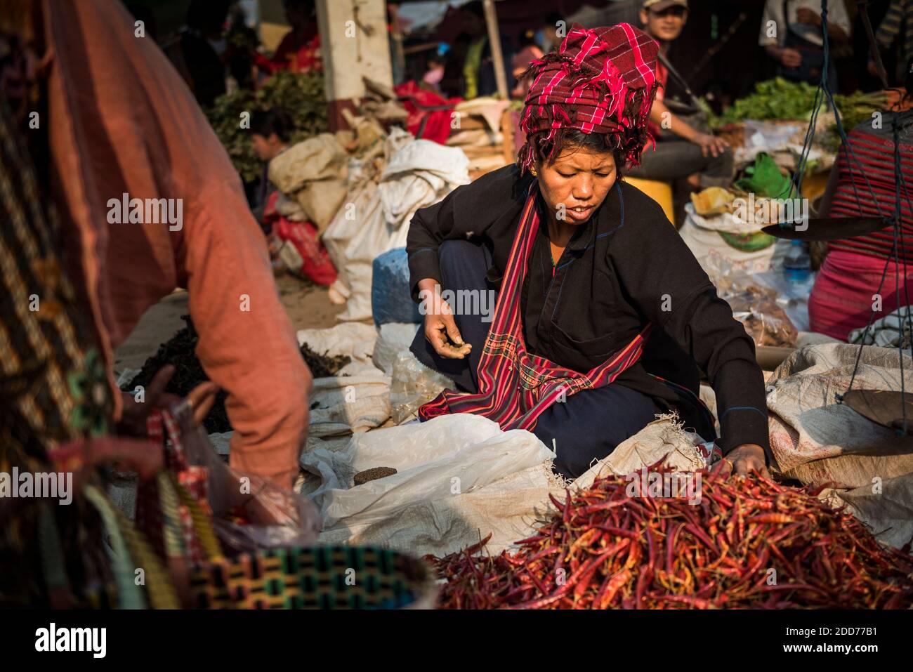 Marktstand im Besitz des Pa-O Stammes, Ywama Markt, Inle See, Shan Staat, Myanmar (Burma) Stockfoto