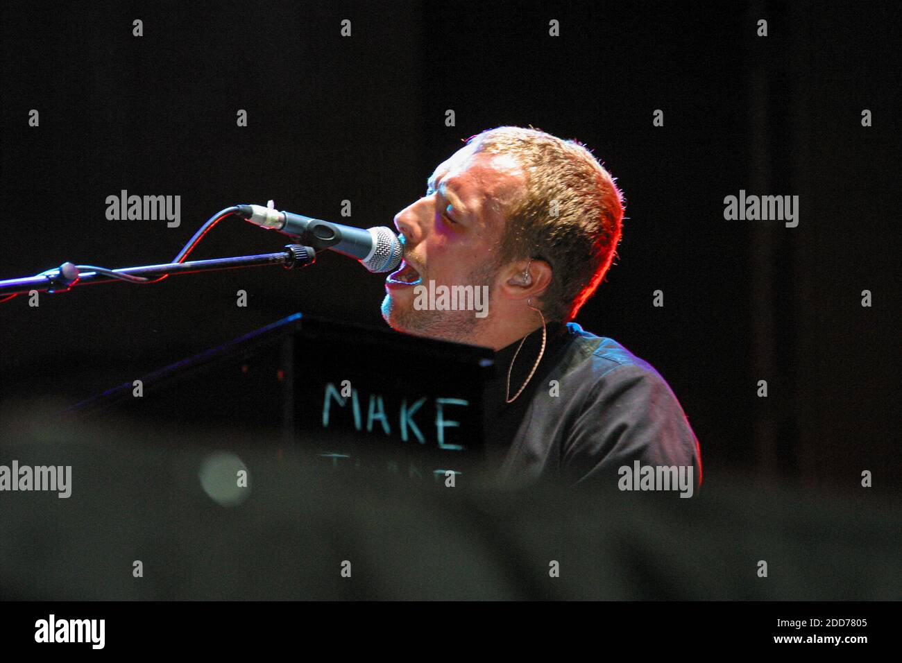 Chris Martin Sänger von Coldplay beim V2003 Virgin Festival, Hylands Park, Chelmsford, Essex, England. Stockfoto