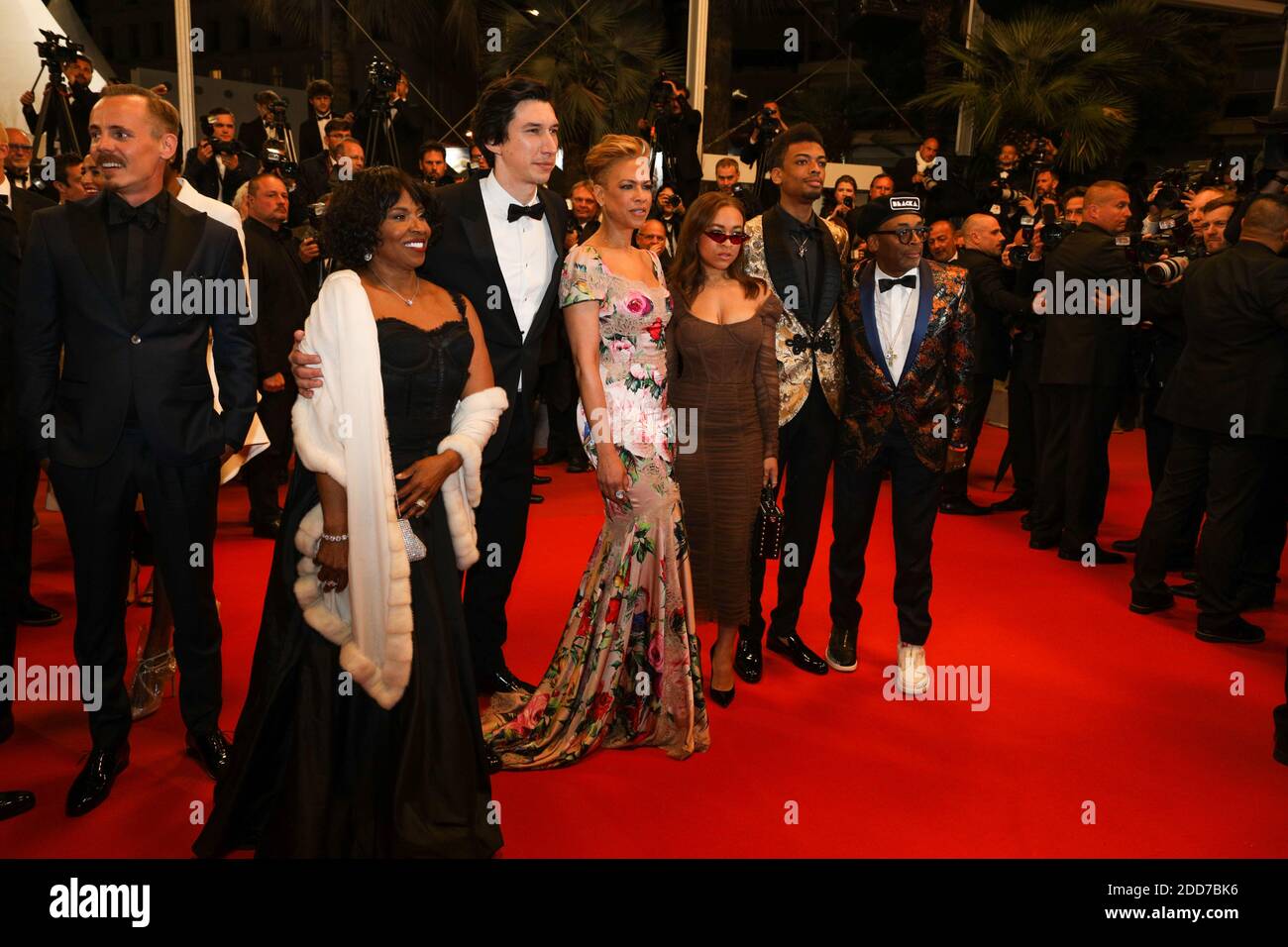 John David Washington, Damaris Lewis, Jasper Paakkonen, Laura Harrier, Topher Grace, Regisseur Spike Lee, Adam Driver und Corey Hawkins verlassen die Vorführung von "Blackkklansman" während der 71. Cannes Film Festival im Palais des Festivals am 14. Mai 2018 in Cannes, Frankreich. Foto von David Boyer/ABACAPRESS.COM Stockfoto