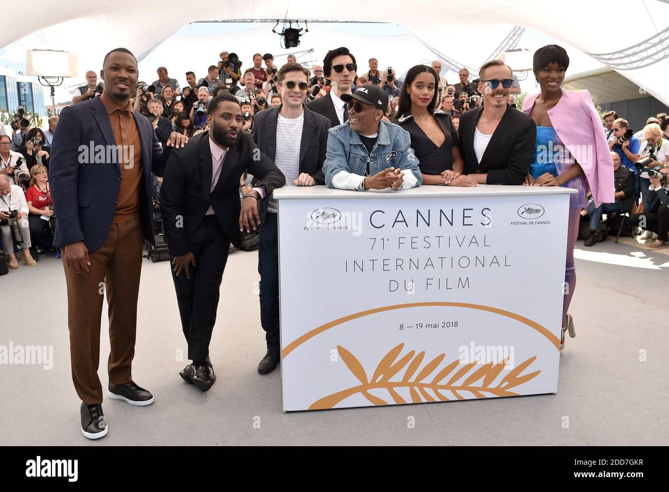 John David Washington, Topher Grace, Adam Driver, Regisseur Spike Lee, Laura Harrier, Jasper Paakkonen, Damaris Lewis und Corey Hawkins posieren beim Blackklansman Fotocall, der am 15. Mai 2018 im Palais des Festivals in Cannes, Frankreich, im Rahmen der 71. Cannes Film Festival stattfindet. Foto von Lionel Hahn/ABACAPRESS.COM Stockfoto