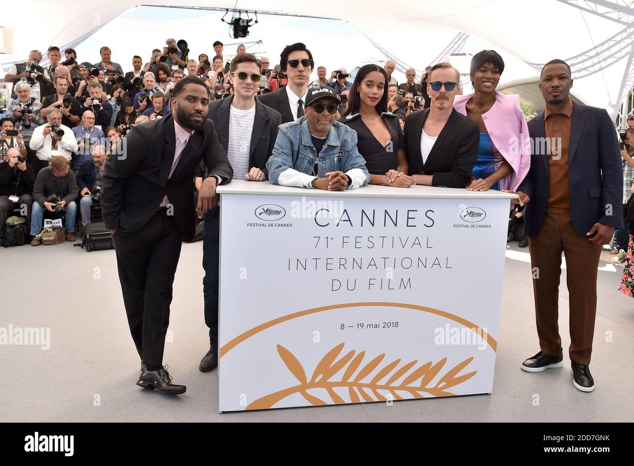 John David Washington, Topher Grace, Adam Driver, Regisseur Spike Lee, Laura Harrier, Jasper Paakkonen, Damaris Lewis und Corey Hawkins posieren beim Blackklansman Fotocall, der am 15. Mai 2018 im Palais des Festivals in Cannes, Frankreich, im Rahmen der 71. Cannes Film Festival stattfindet. Foto von Lionel Hahn/ABACAPRESS.COM Stockfoto