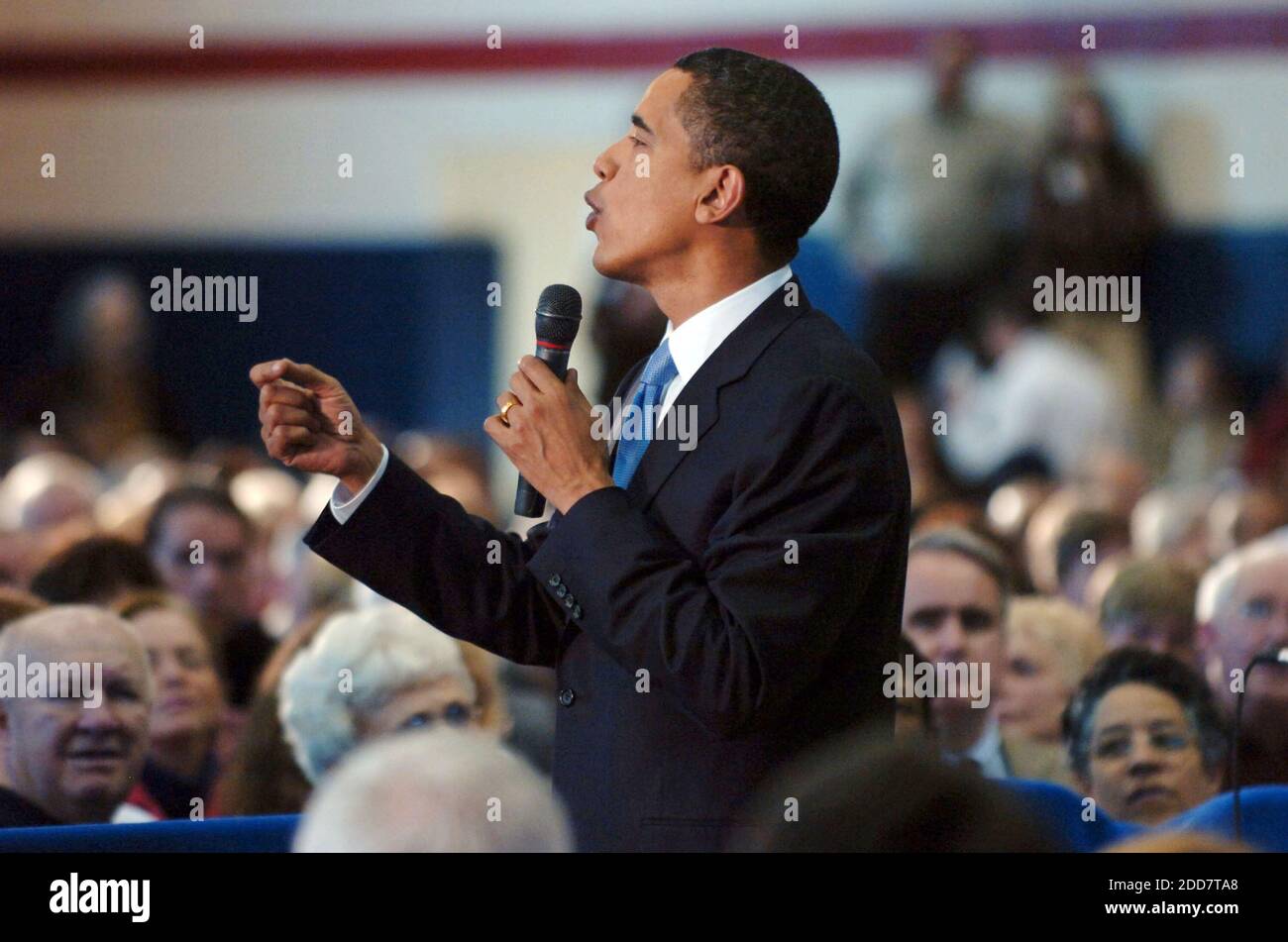 KEIN FILM, KEIN VIDEO, KEIN Fernsehen, KEIN DOKUMENTARFILM - der Präsidentschaftskandidat der Demokraten, Senator Barack Obama, spricht am 1. April 2008 im Dunmore Community Center in Scranton, Pennsylvania, PN, USA. Foto von Sarah J. Glover/Philadelphia Inquirer/MCT/ABACAPRESS.COM Stockfoto