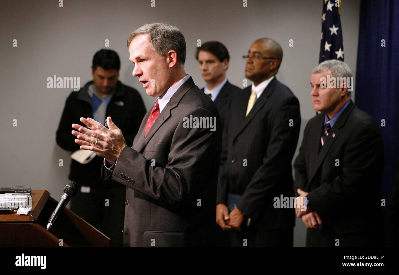 KEIN FILM, KEIN VIDEO, KEIN FERNSEHEN, KEINE DOKUMENTATION - U.S. ATTY. Patrick Fitzgerald kündigt Anklage gegen Illinois Gov. Rod Blagojevich und sein Stabschef John Harris in Chicago, Illinois, USA am Dienstag, 9. Dezember 2008. Fitzgerald sagte, dass der Gouverneur "eine politische Korruption Verbrechen Spree", die gestoppt werden musste, ging. Foto¿ von Chuck Berman/Chicago Tribune/MCT/ABACAPRESS.COM Stockfoto