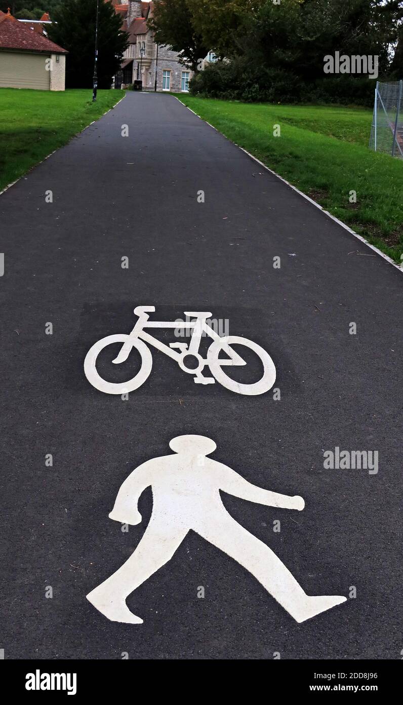 Mehr Wandern und Radfahren in Parks und Grünflächen sollten gefördert werden Stockfoto