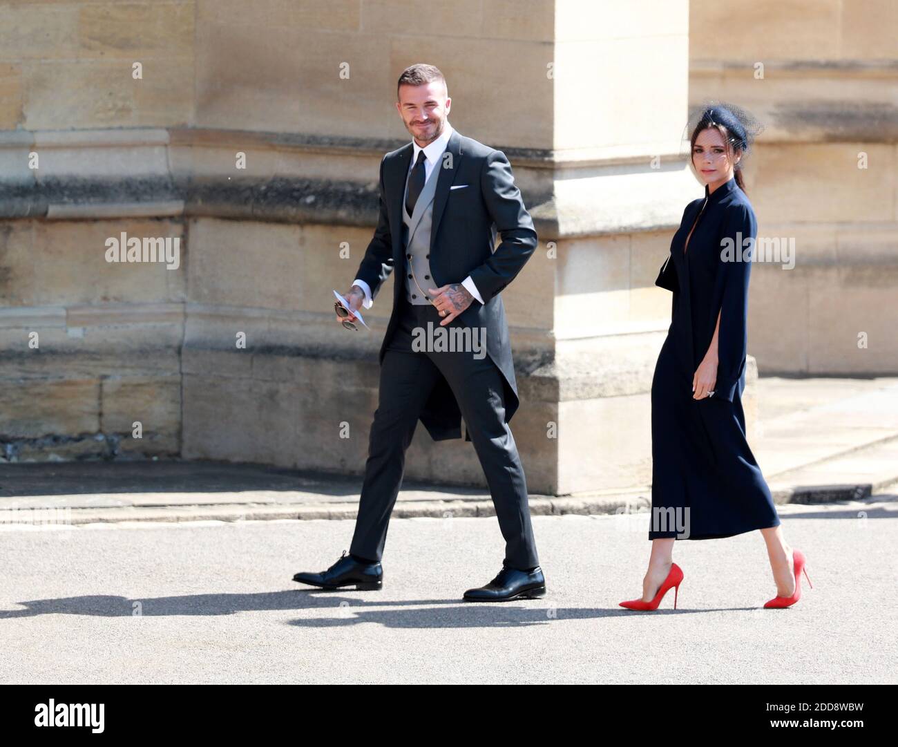 Die britische Modedesignerin Victoria Beckham (R) und ihr Ehemann, der ehemalige britische Fußballspieler David Beckham, kommen zur königlichen Hochzeitszeremonie von Großbritanniens Prinz Harry und Meghan Markle am 19. Mai 2018 in die St. George's Chapel in Windsor Castle, in Windsor, Großbritannien. Foto von Lauren hurley/ABACAPRESS.COM Stockfoto