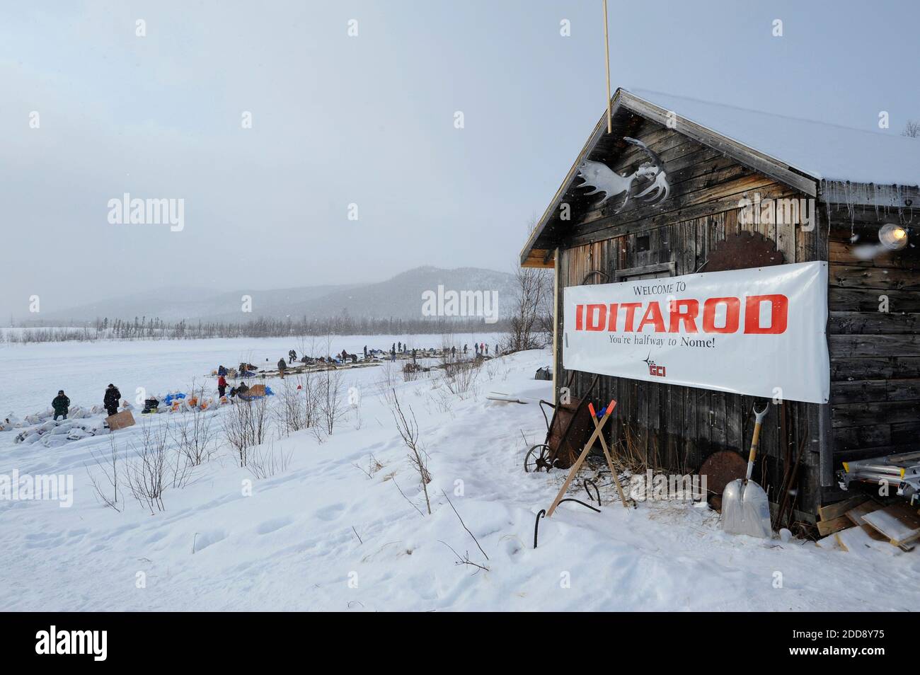 KEIN FILM, KEIN VIDEO, KEIN TV, KEINE DOKUMENTATION - EIN paar Hütten bieten Schutz für Musher und Checkpoint während der Iditarod am 14. März 2009. Foto von Marc Lester/Anchorage Daily News/MCT/Cameleon/ABACAPRESS.COM Stockfoto